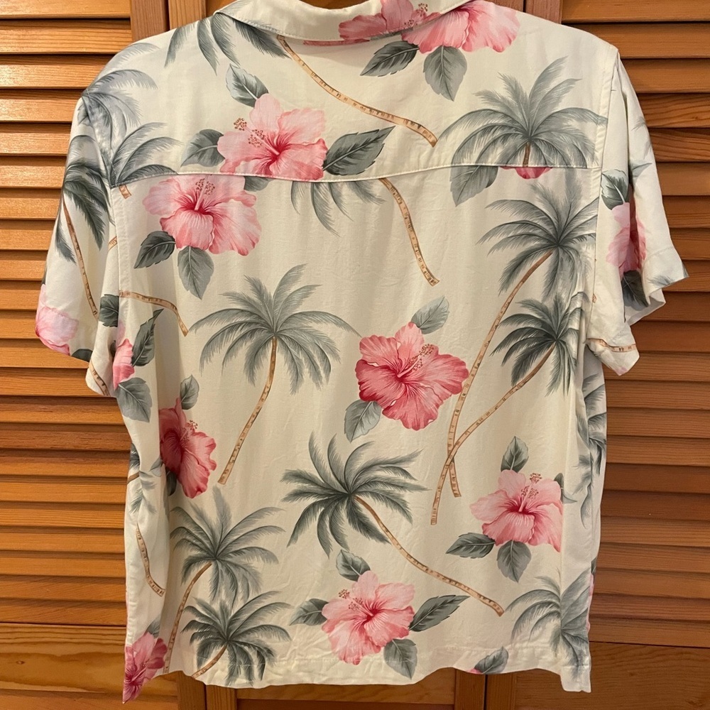 Island Winds Tropical Hawaiian Floral Button Down Short Sleeves Shirt, Size L. - Picture 7 of 7